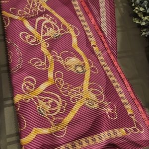 J Mclaughlin silk scarf